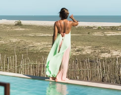 Piscina com vista para o litoral de Caraúbas
